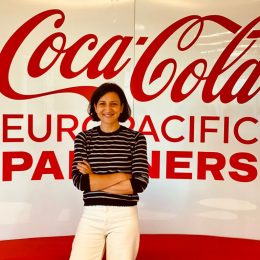 Rosa Yagüe, Dircom de Coca-Cola Europacific Partners